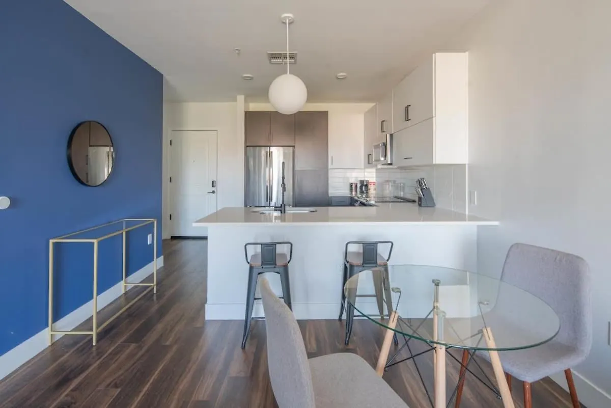 Stunning 1Bd - Pool, Gym, Parking, W-D - Sleeps 4 Apartment Tempe 0*,