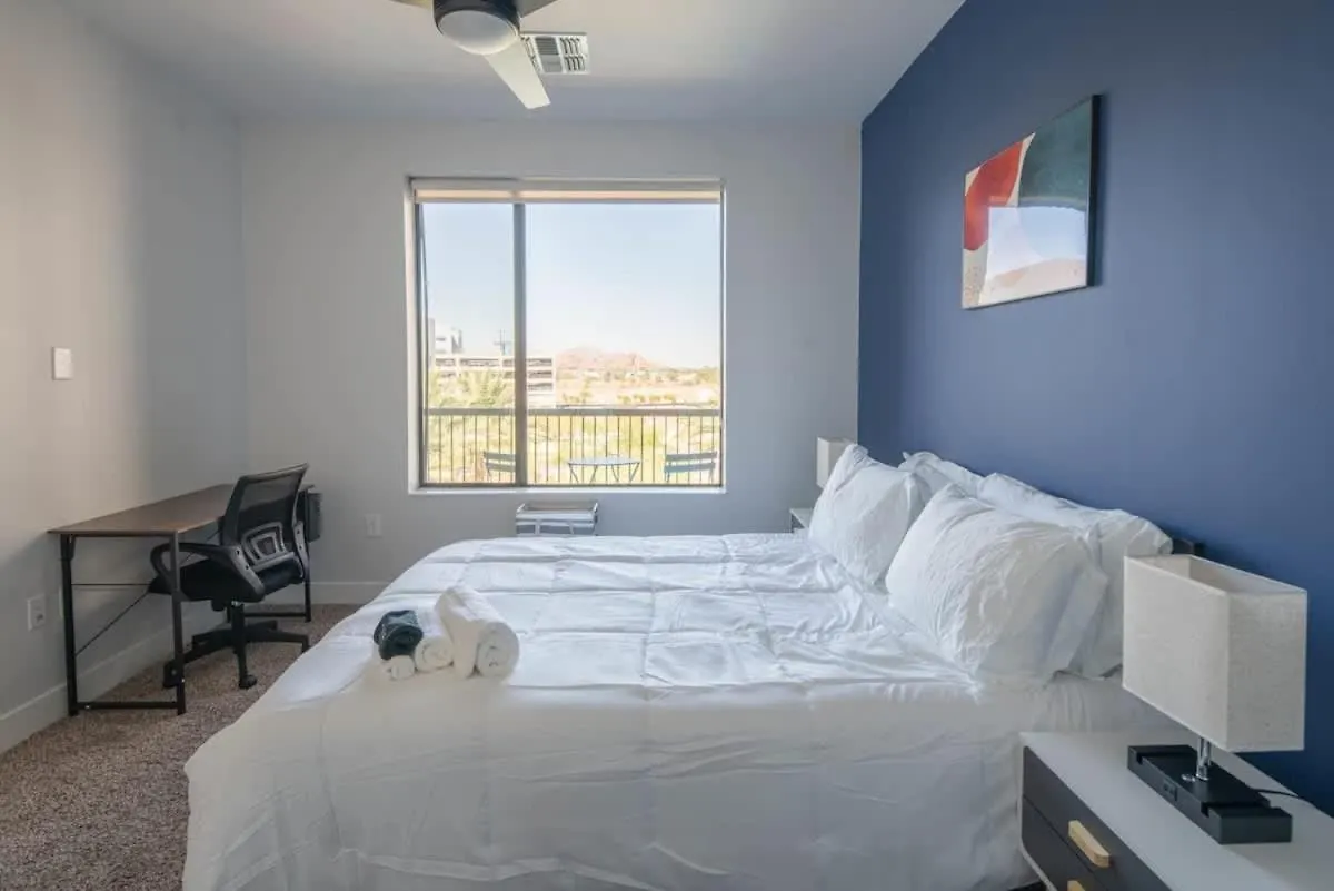 Stunning 1Bd - Pool, Gym, Parking, W-D - Sleeps 4 Apartment Tempe